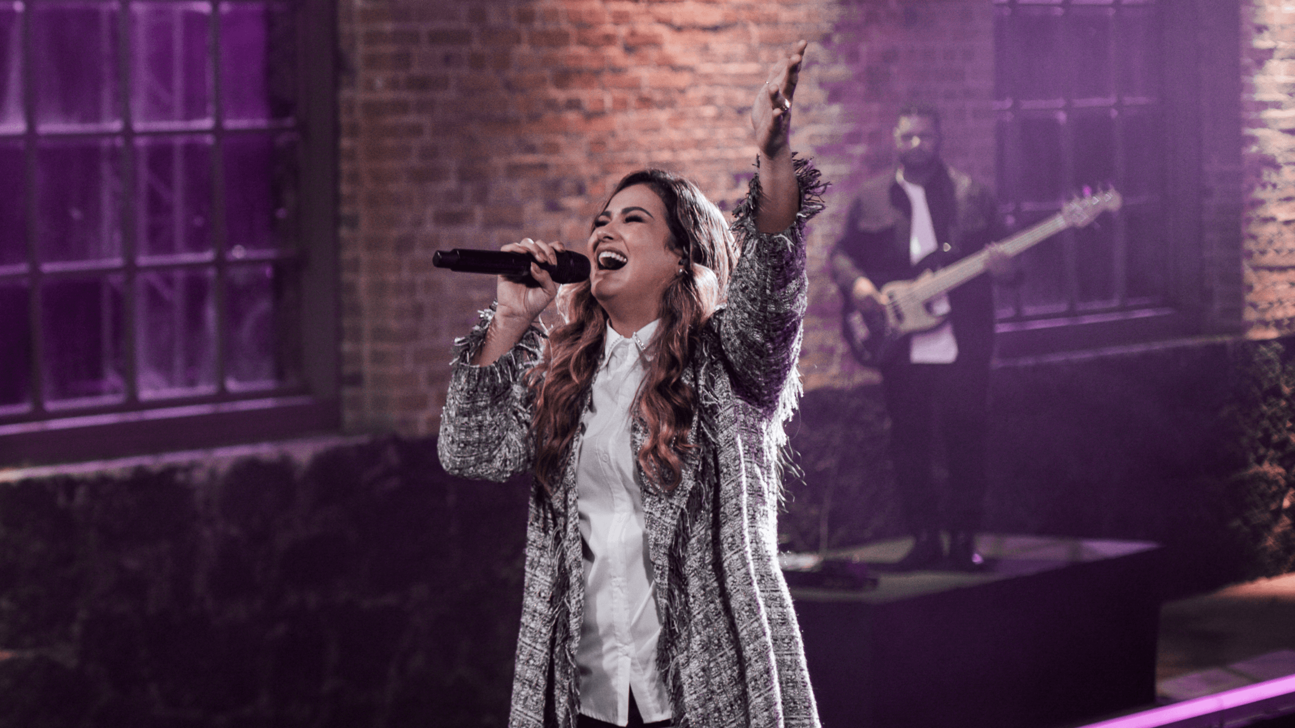 Com "Minha Certeza", Bruna Olly finaliza álbum gravado ao vivo em Paranapiacaba