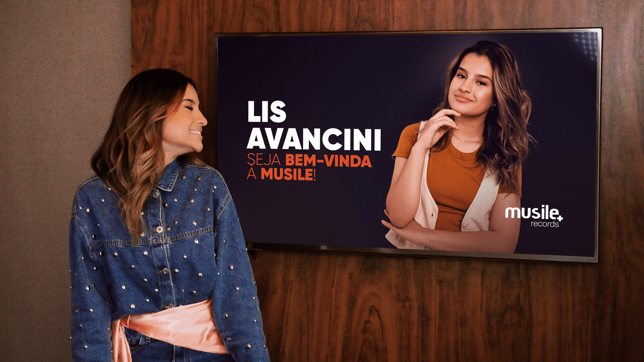 Destaque do Programa Raul Gil, Lis Avancini assina com Musile Records
