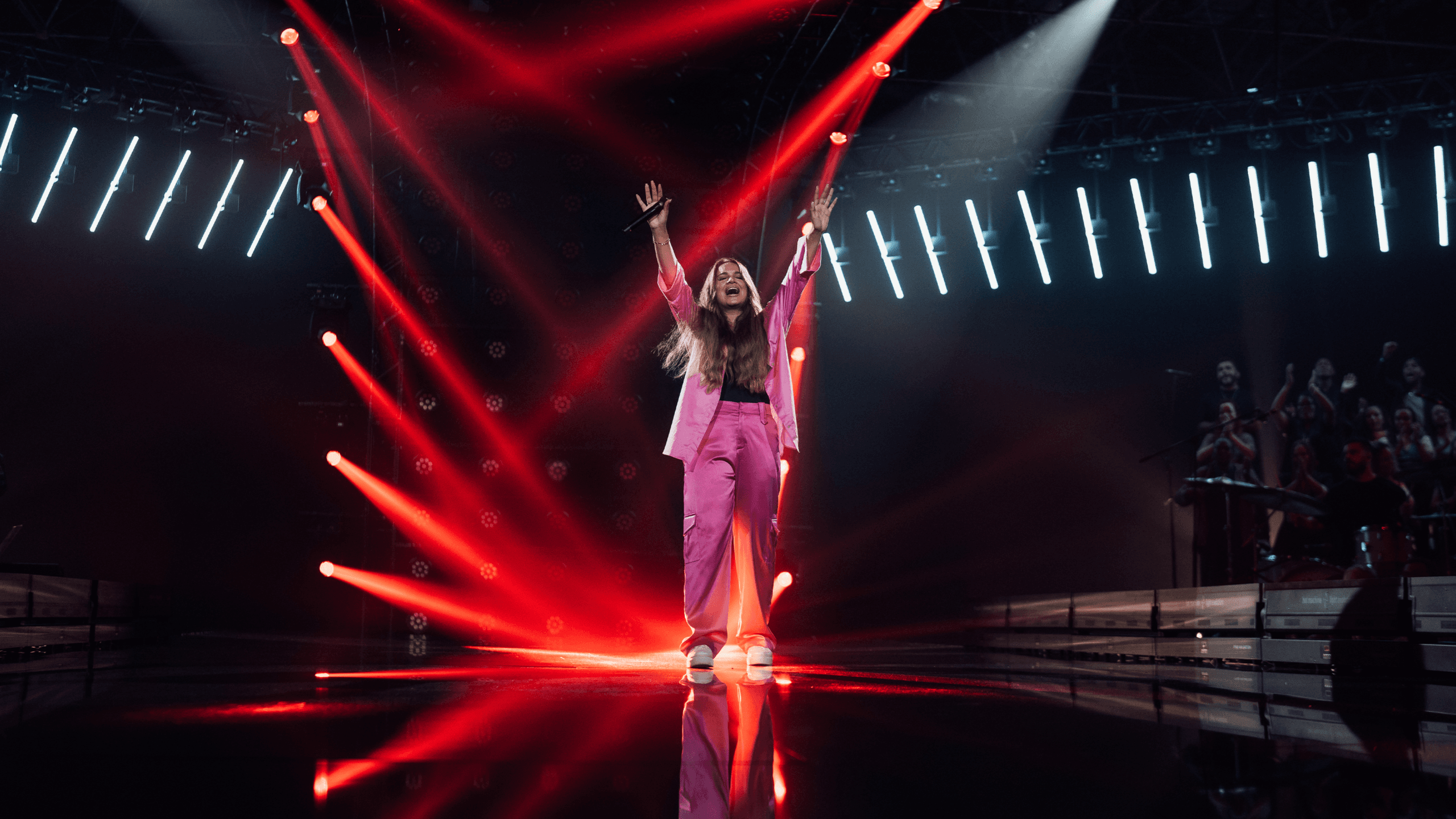 Em Novo Single Chamado 'Tu És a Direção' Sarah Beatriz Inspira com Louvor Sobre Confiança em Deus
