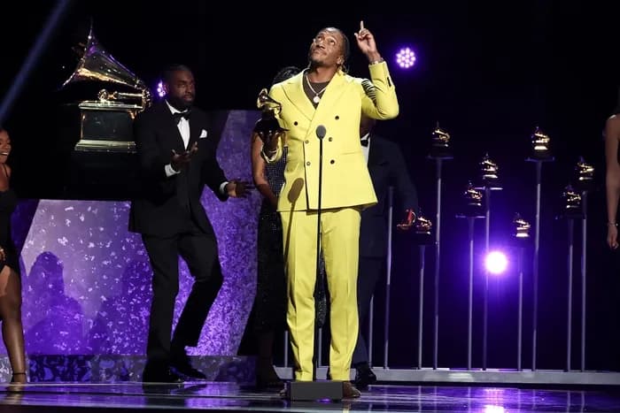 Grammy 2024: Lecrae dá 'crédito ao Senhor Jesus' após conquistar as principais honras da música cristã