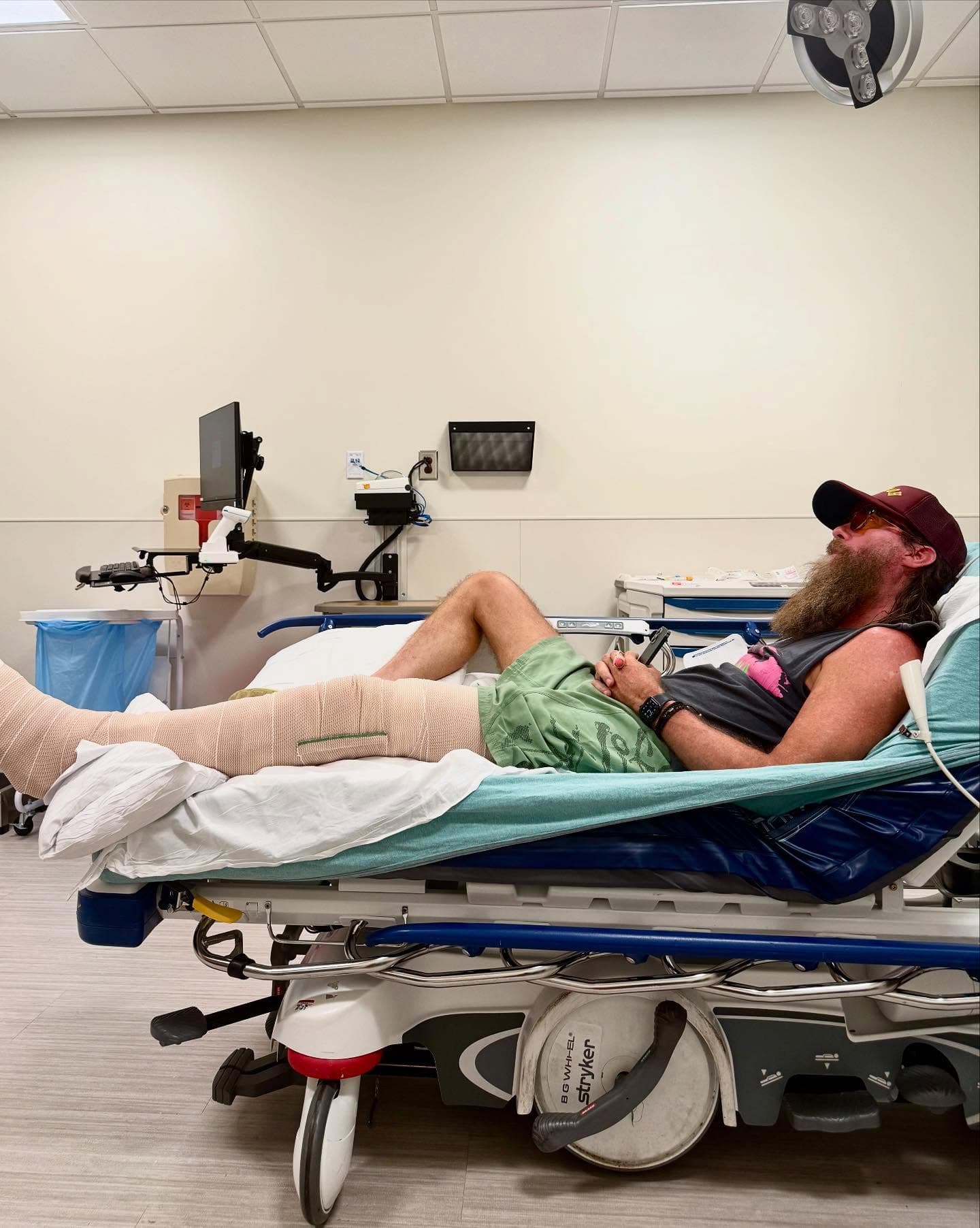 Crowder fratura a perna, passa por cirurgia de emergência e cancela shows