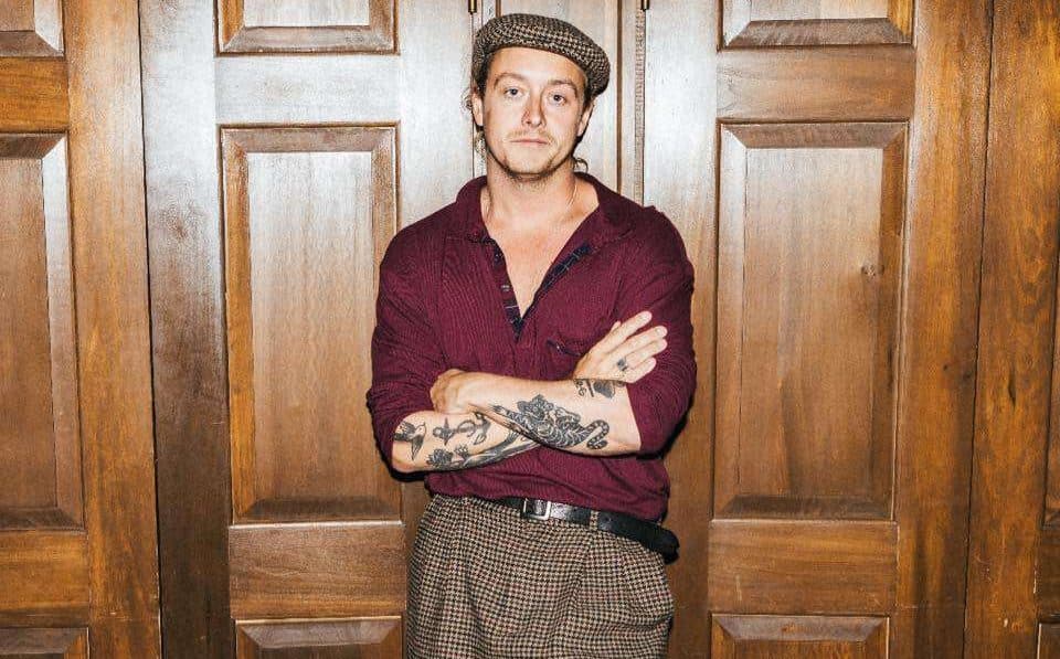 Em novo single Benjamin William Hastings relata honestamente sobre identidade, fé e o desejo de ser alguém melhor