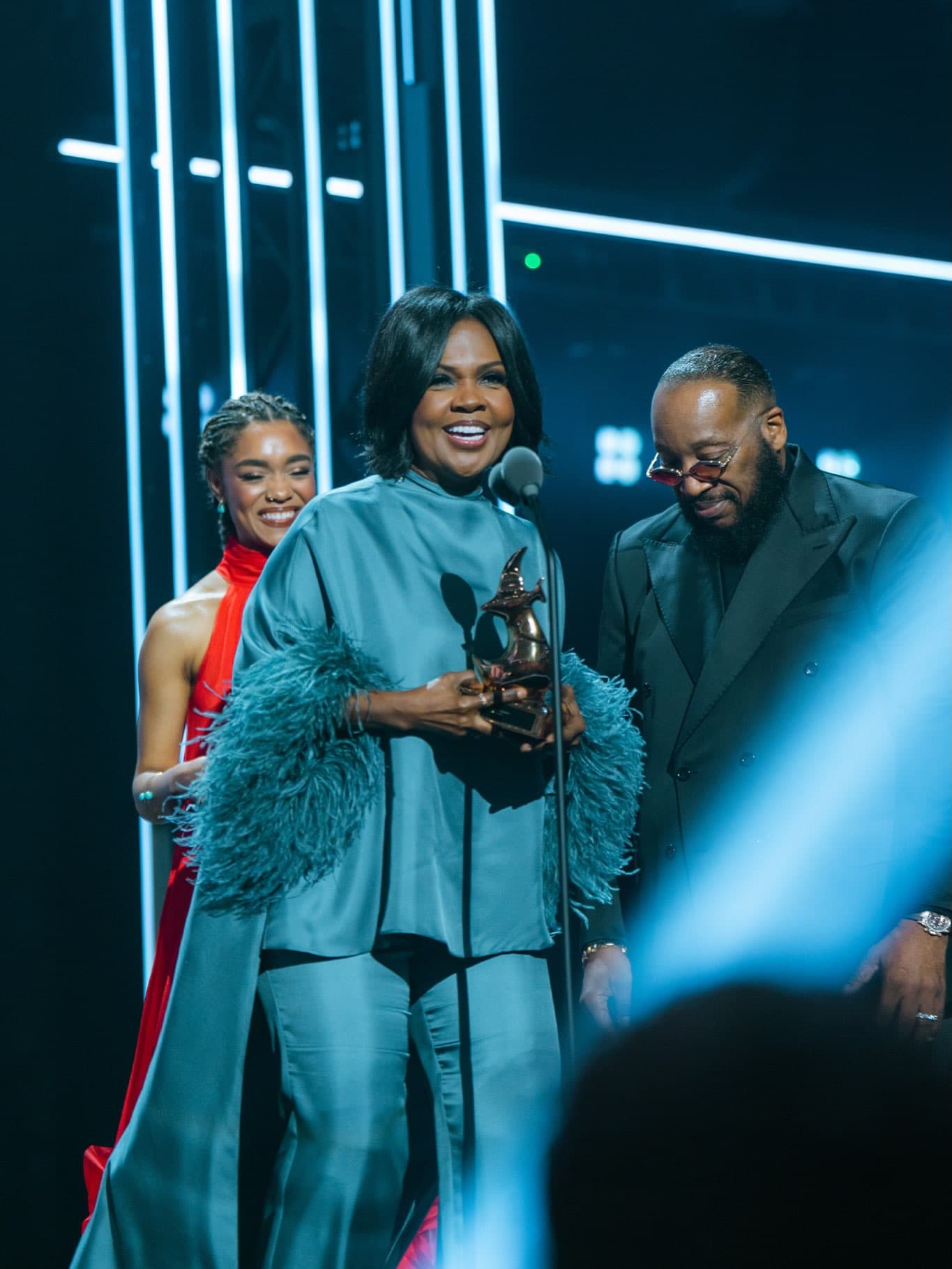 "Meu desejo é que aprendamos a adorar a Deus da maneira que Ele merece", diz CeCe Winans ao vencer em premiação cristã
