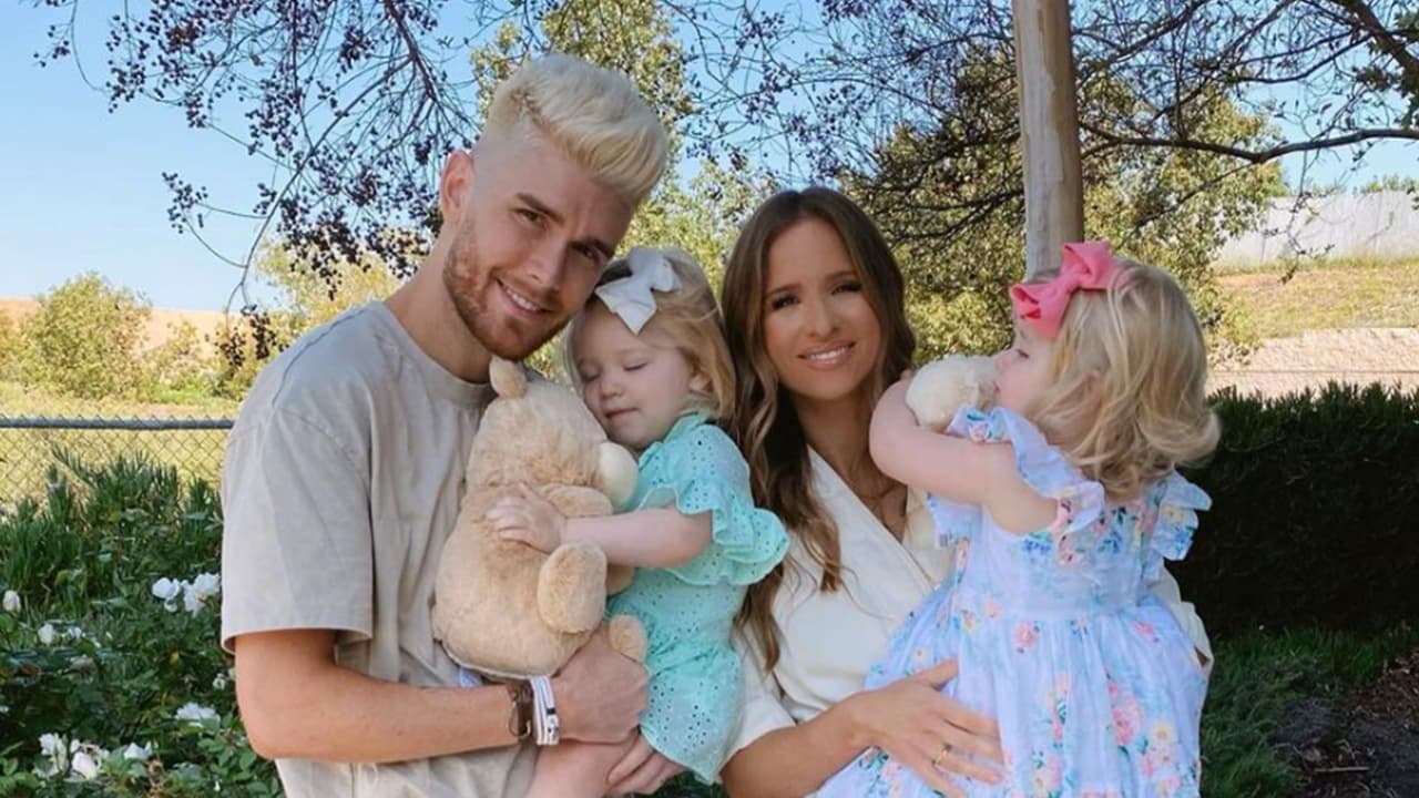 Colton Dixon elogia heróis médicos por salvarem a vida da filha recém-nascida e fala sobre honrar a Deus com sua carreira