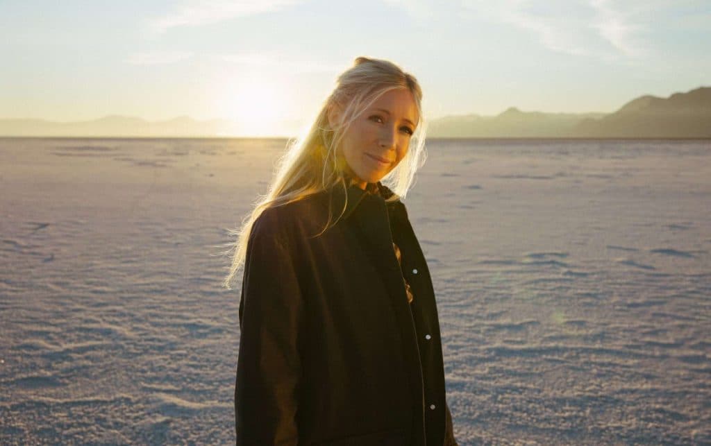 Ellie Holcomb lança novo single e anuncia álbum “Far Country” para setembro