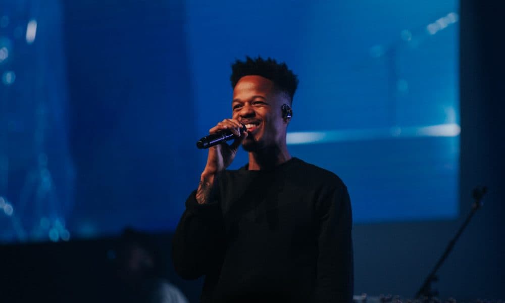 'Hard Place': revelação Jaye King ganha destaque nas rádios cristãs com pop contagiante sobre graça e redenção