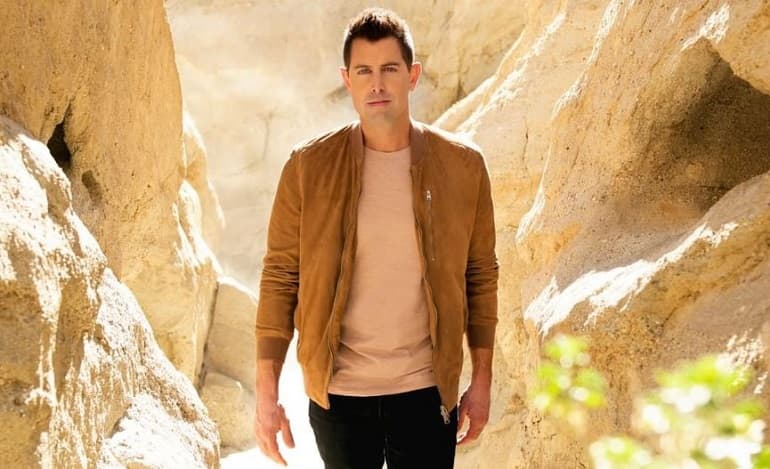 Jeremy Camp passa por cirurgia cardíaca 'bem-sucedida', e o cantor expressa sua gratidão pelas orações recebidas