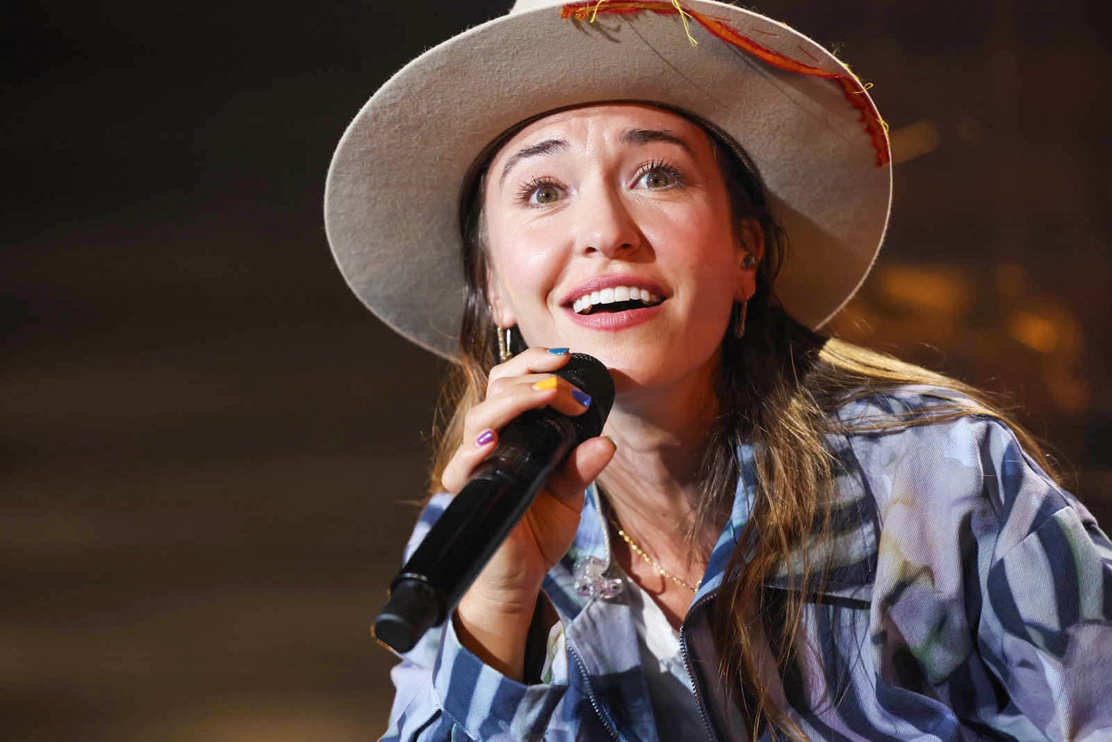 Lauren Daigle sobe nas paradas com ‘Let It Be A Hallelujah’ e emociona fãs com vídeo ao vivo