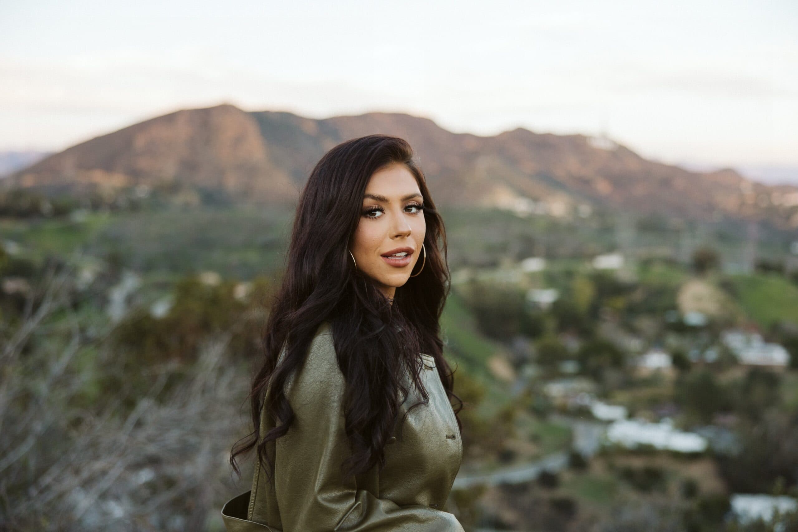 Ex. backing vocal de Lauren Daigle, Lizzie Morgan lança seu primeiro single “Maybe The Miracle”