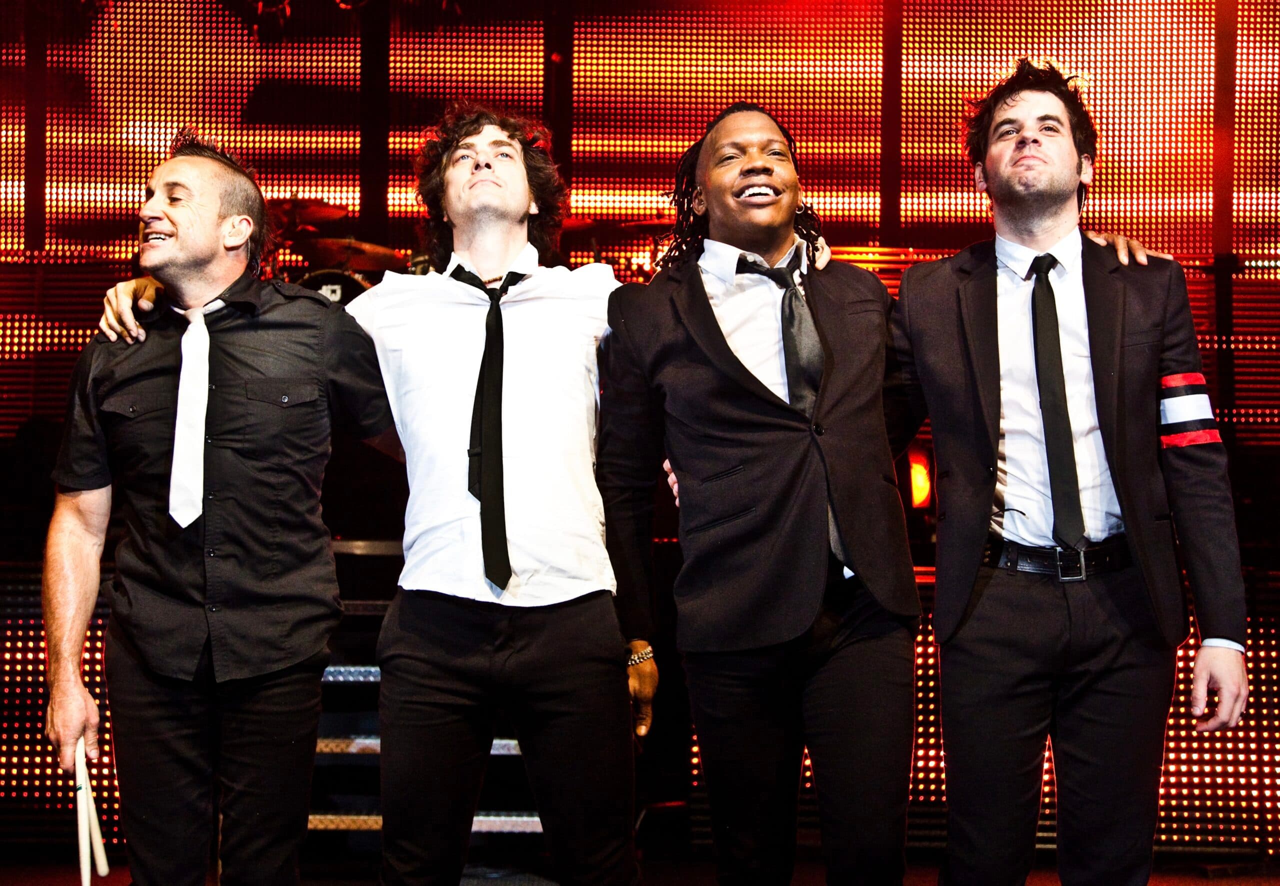 NEWSBOYS ACABOU? Futuro da banda cristã fica incerto após denúncias contra Michael Tait