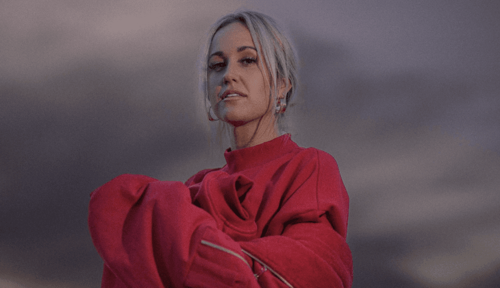Arquivo Criativa: A força da resiliência em "Stand", de Britt Nicole