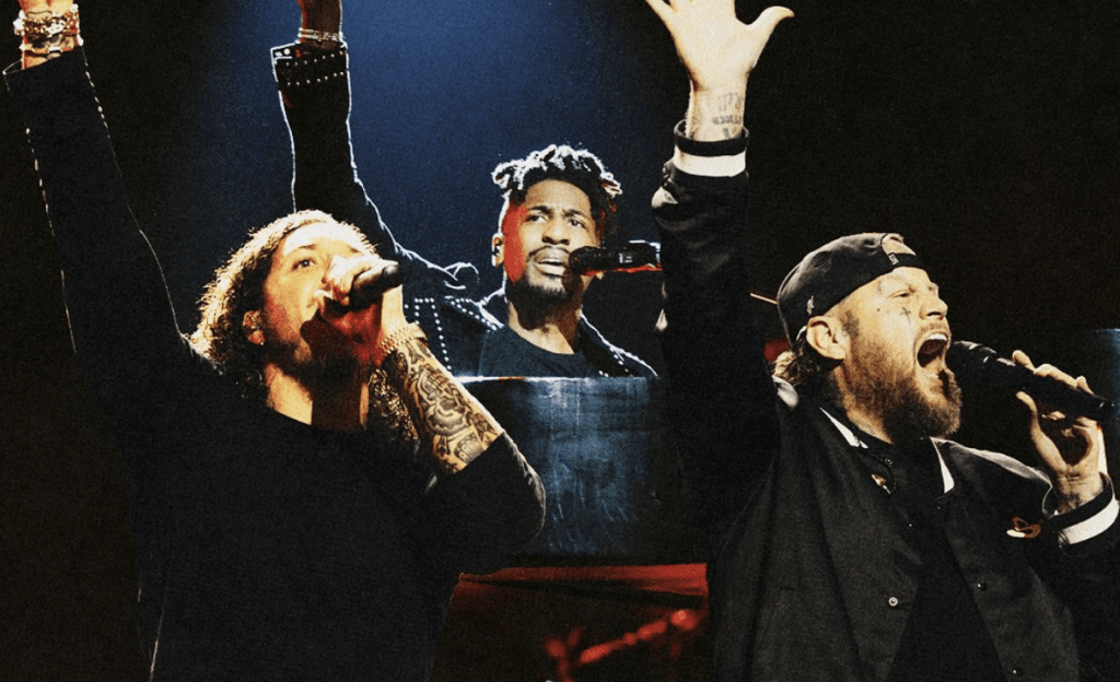 Brandon Lake, Jelly Roll e Jon Batiste lançam versão ao vivo de “Hard Fought Hallelujah” após performance histórica no Dove Awards
