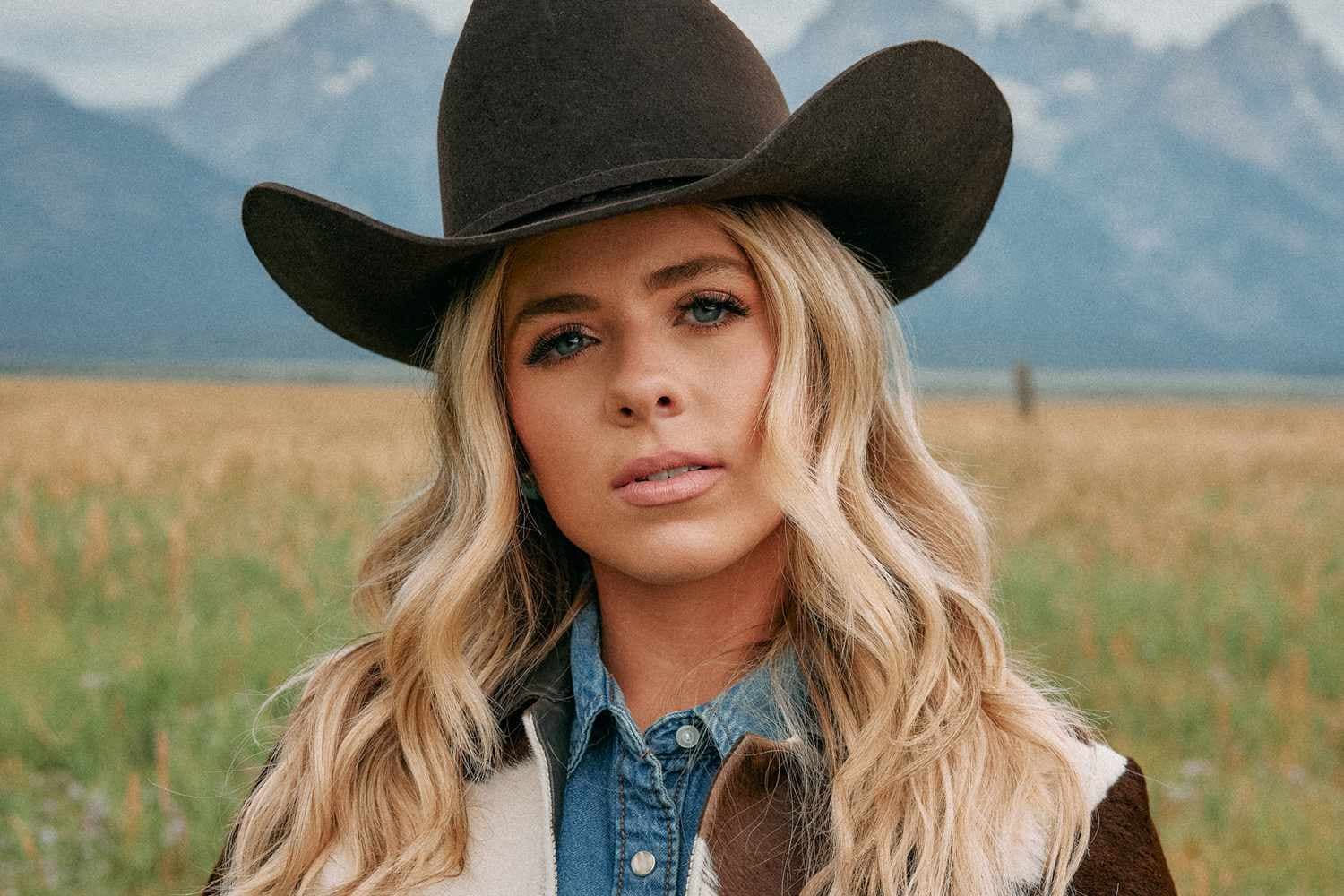 A Cantora Cristã Anne Wilson Defende Música Polêmica Presente no Álbum Rebel