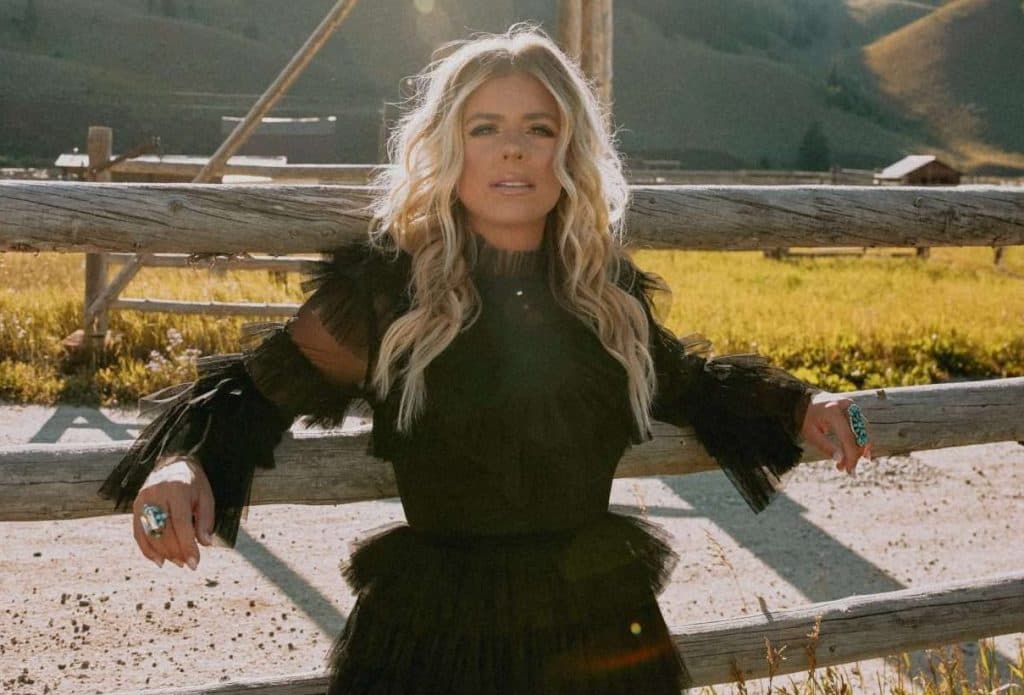 Anne Wilson Apresenta Versões Ao Vivo do Álbum 'REBEL'