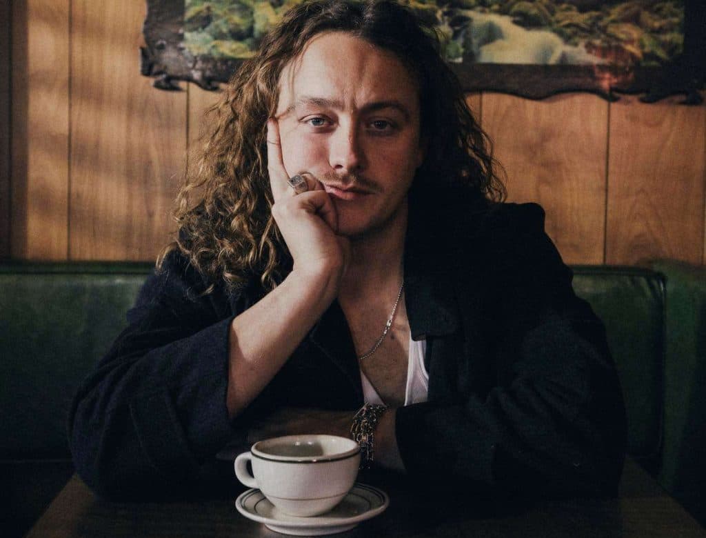 Benjamin William Hastings lança nova canção “At The Heart Of It” e desabafa sobre crise com a igreja Hillsong