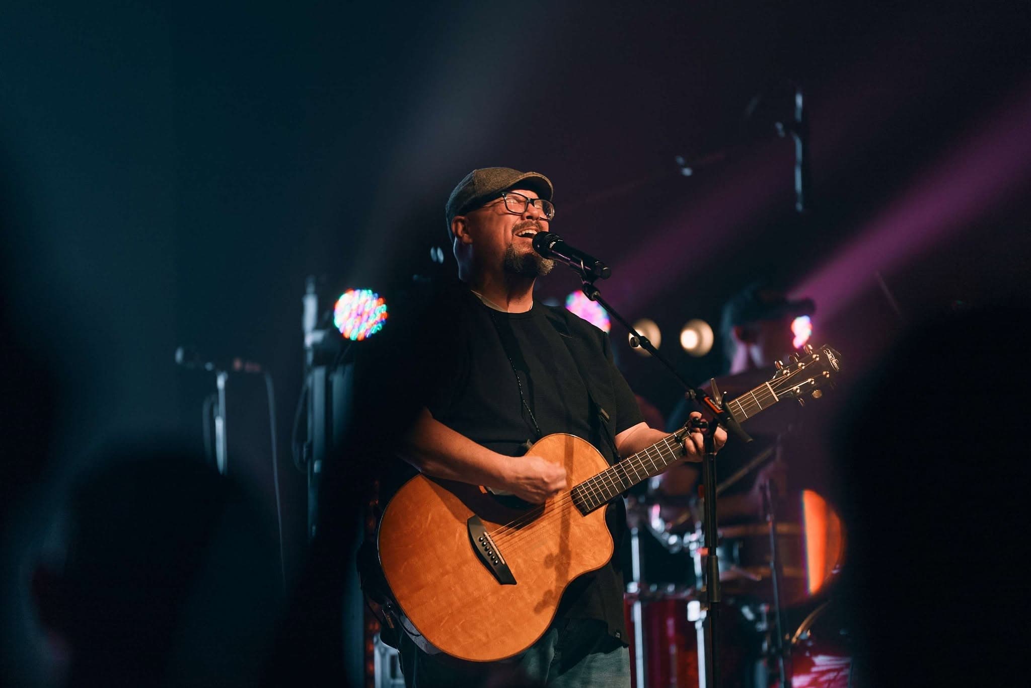 Após morte de membro do grupo, cantor cristão pensou em desistir da carreira