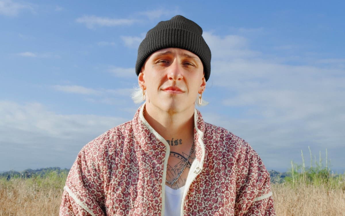 Bodie lança vídeo oficial da letra “Smile” e celebra estreia do EP "HAPPY TO BE HERE"