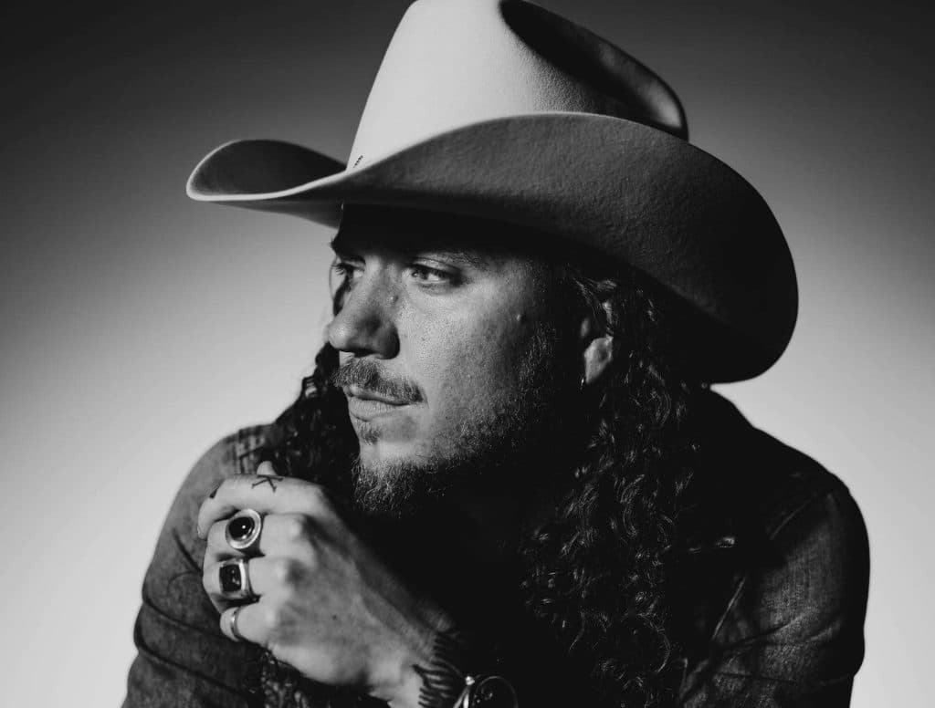 Brandon Lake estreia no topo das paradas com álbum “King of Hearts” e alcança sucesso internacional