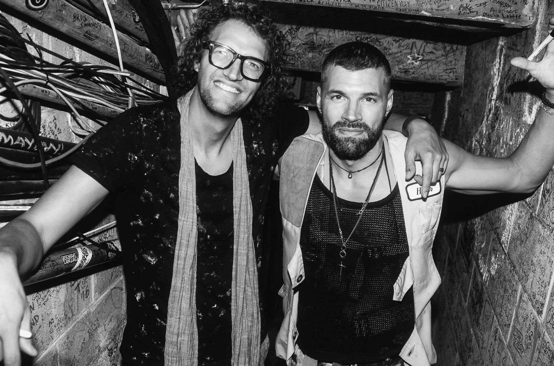 for KING + COUNTRY Lança Vídeo Oficial de "40", Cover do U2