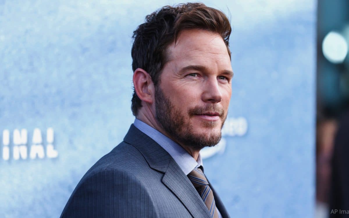 Chris Pratt diz que sua casa foi poupada dos incêndios florestais: 'Pela graça de Deus, temos quatro paredes e um teto'