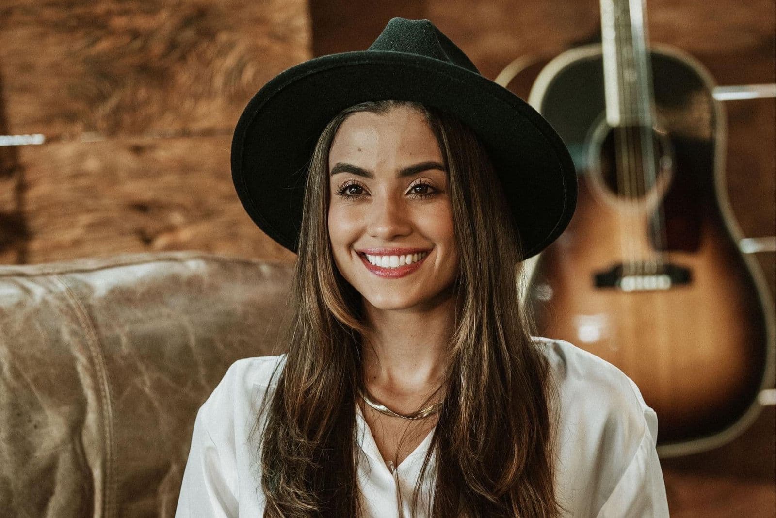 Cantora Isadora Pompeo Desmaia Durante Show em Goiás