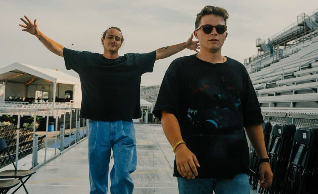 Josiah Queen lança “I’ll Fly Away” com Benjamin William Hastings