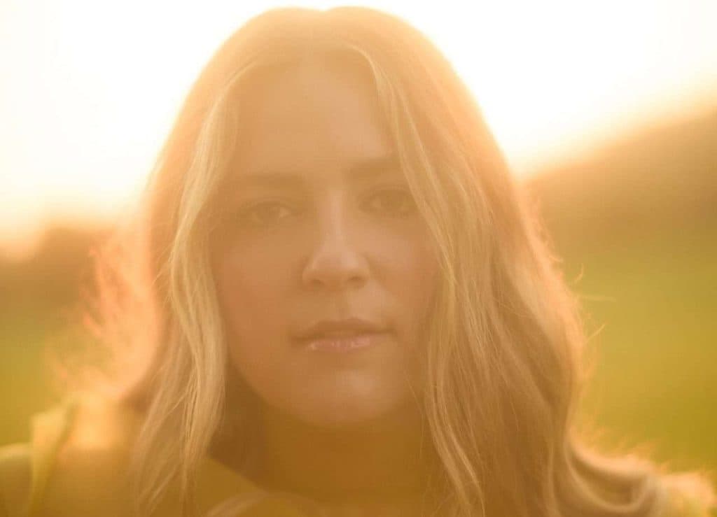 Vencedora do Dove Award lança nova canção sobre a fidelidade e a graça de Deus em cada etapa de sua vida