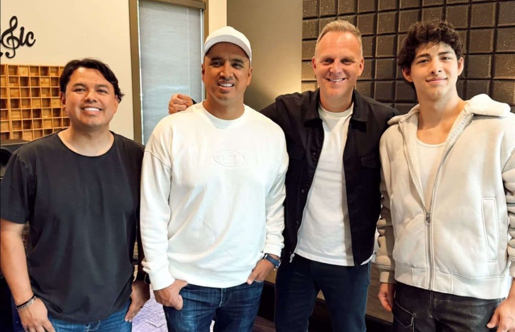 Matthew West Compartilha Versão em Espanhol de “Don't Stop Praying” com Miel San Marcos