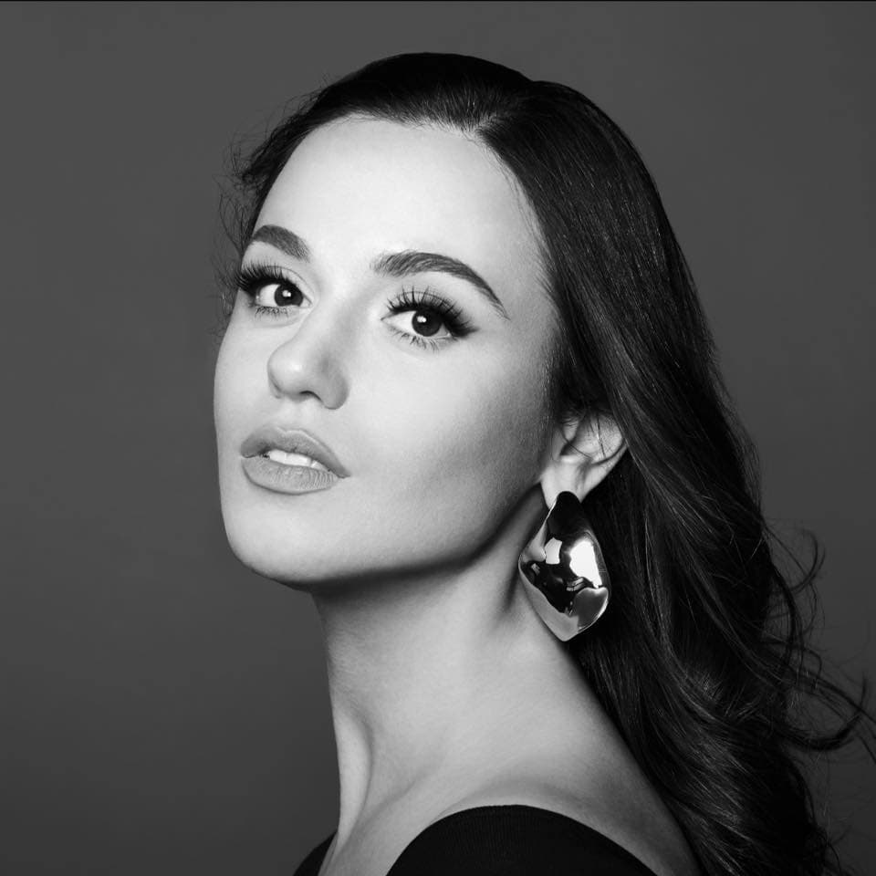 Megan Woods é eleita a artista revelação número um da música cristã pela Billboard em 2025