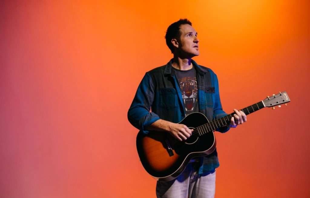 Ryan Stevenson lança novo álbum Valley Lows, Mountain Highs após meses de preparação e muita entrega emocional
