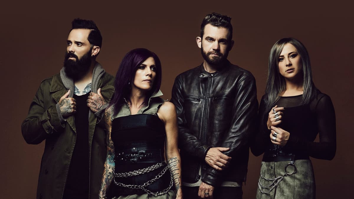 Acusado de “demonizar” clássico natalino, John Cooper, da Skillet, reage às críticas