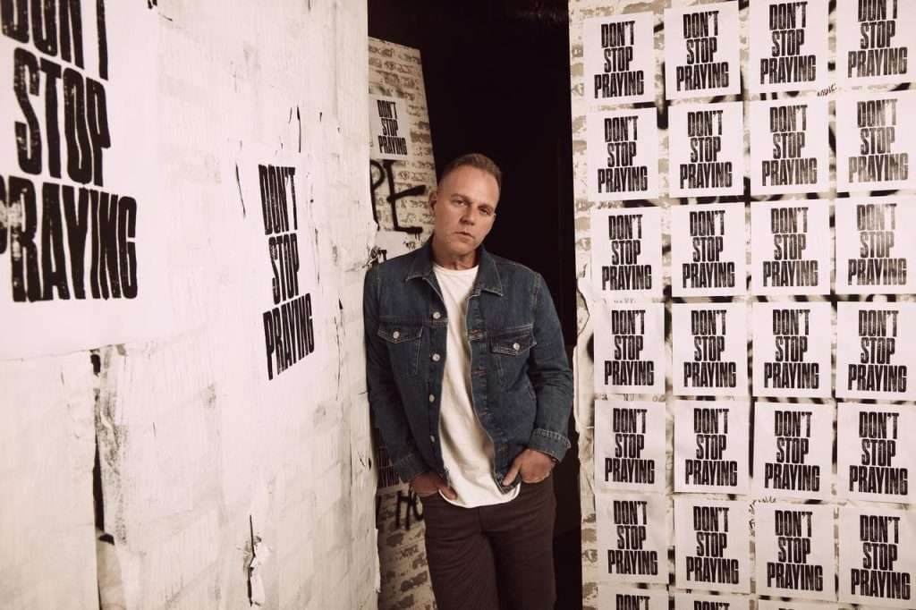 Matthew West lança videoclipe “Don’t Stop Praying”