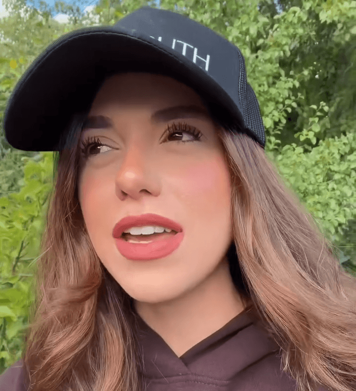 “Você não está sozinho”: o testemunho sincero de Megan Woods sobre a graça de Deus em 2 Coríntios 12:9