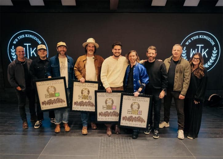 We The Kingdom recebe Disco de Ouro por hit global que marcou uma geração