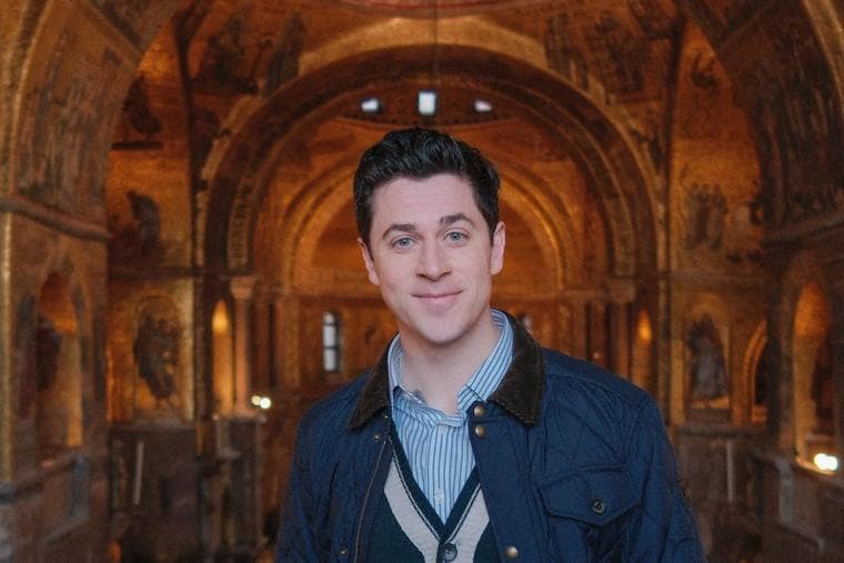 Ex-astro da Disney troca Hollywood por catedrais em documentário sobre fé e espiritualidade cristã