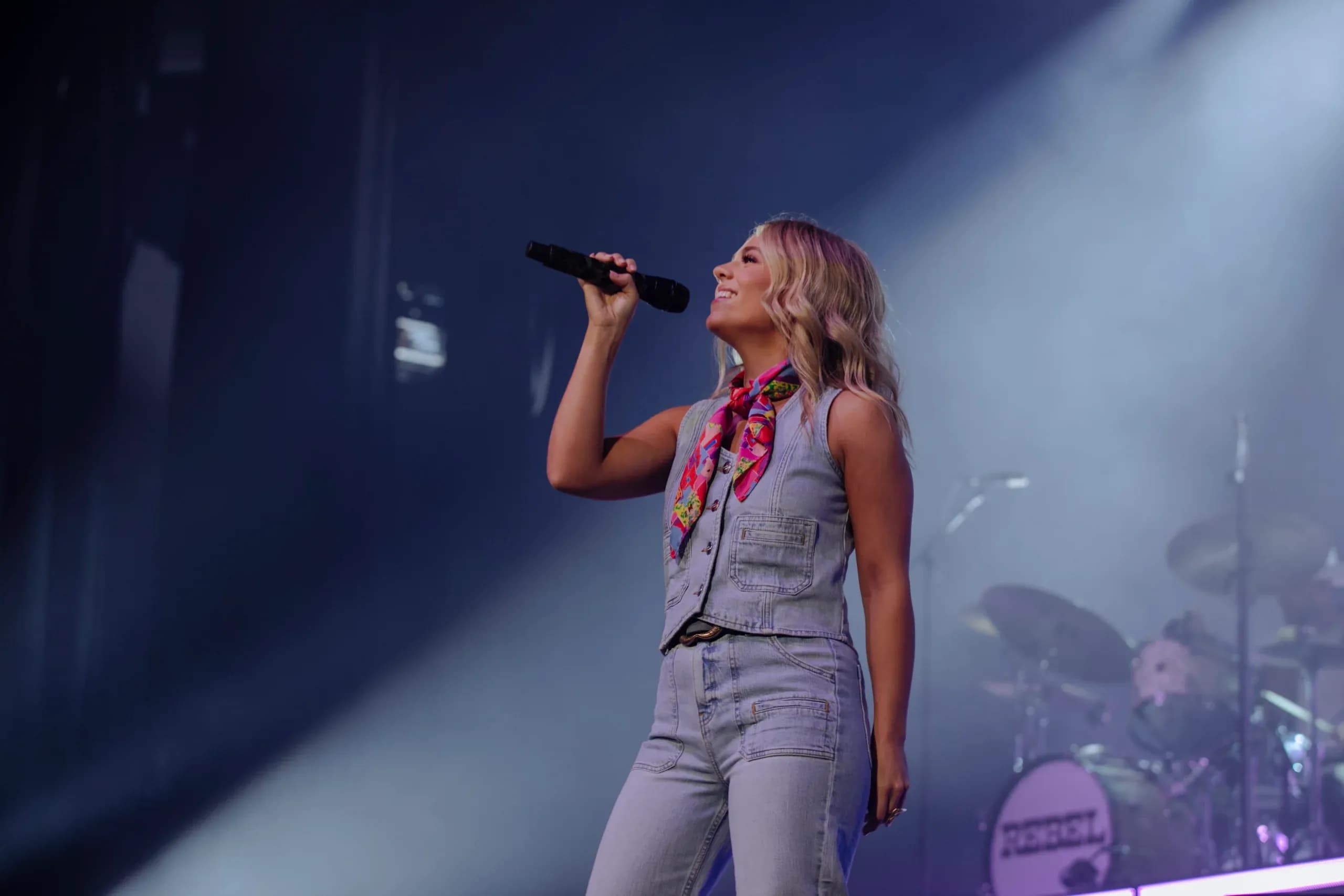 Anne Wilson leva fé e esperança à turnê “The STARS Tour” em 2026