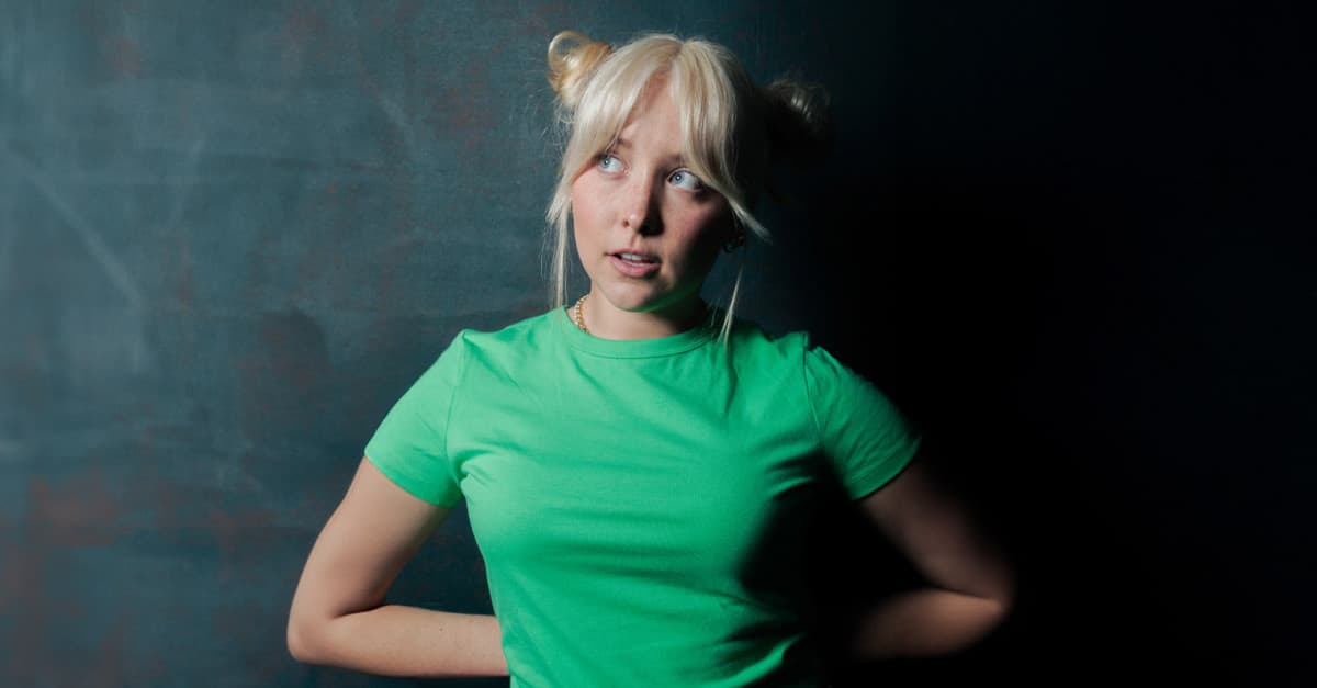 Revelação da música pop cristã, Claire Leslie faz estreia como atriz em nova série do Prime Video