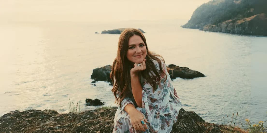 Leanna Crawford lança hino de fé e transformação em novo single