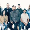 Casting Crowns imortaliza a identidade cristã com o clássico “Who Am I”