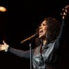 CeCe Winans domina as paradas de bilheteria com nova turnê  completamente esgotada