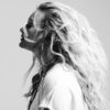 Nove anos depois, álbum de Hollyn segue como referência no pop cristão moderno