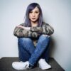 Jen Ledger impressiona com performance avassaladora na bateria durante show do Skillet