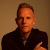 Novo álbum de Matthew West conecta o reinado de Cristo aos medos, arrependimentos e esperanças do dia a dia