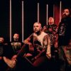 Banda de metal cristão Demon Hunter processa a Netflix por violação de marca