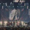 Novas Imagens Revelam Homenagem Emocionante a Dolly Parton no GMA Dove Awards com Amy Grant e Natalie Grant